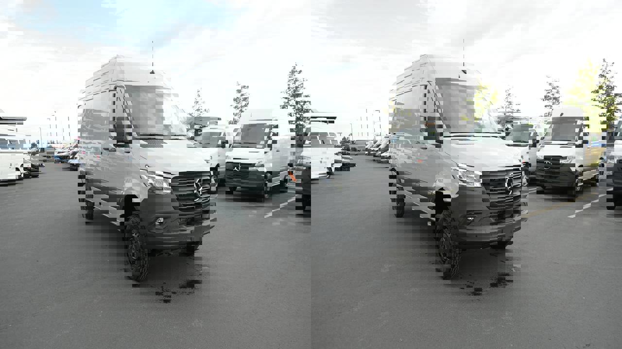 New 2025 Mercedes-Benz Sprinter 2500 image 3
