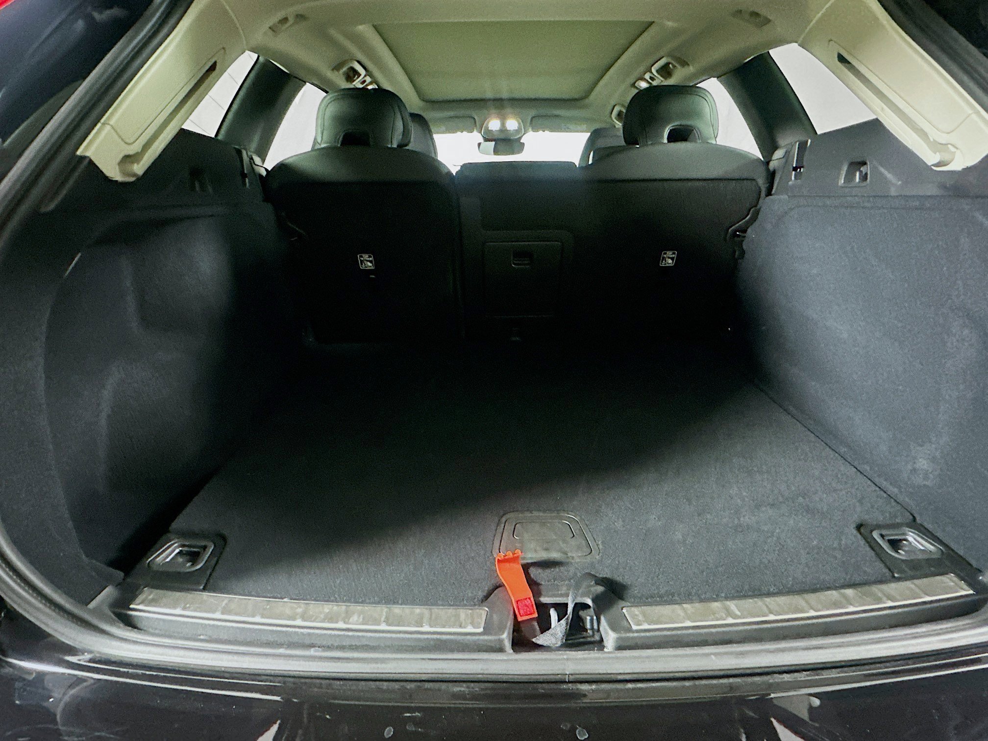 Used 2025 Volvo XC60 B5 Plus image 28