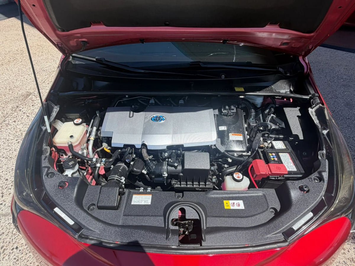 Used 2017 Toyota Prius Four Touring w/ Premium Convenience Package FWD image 26