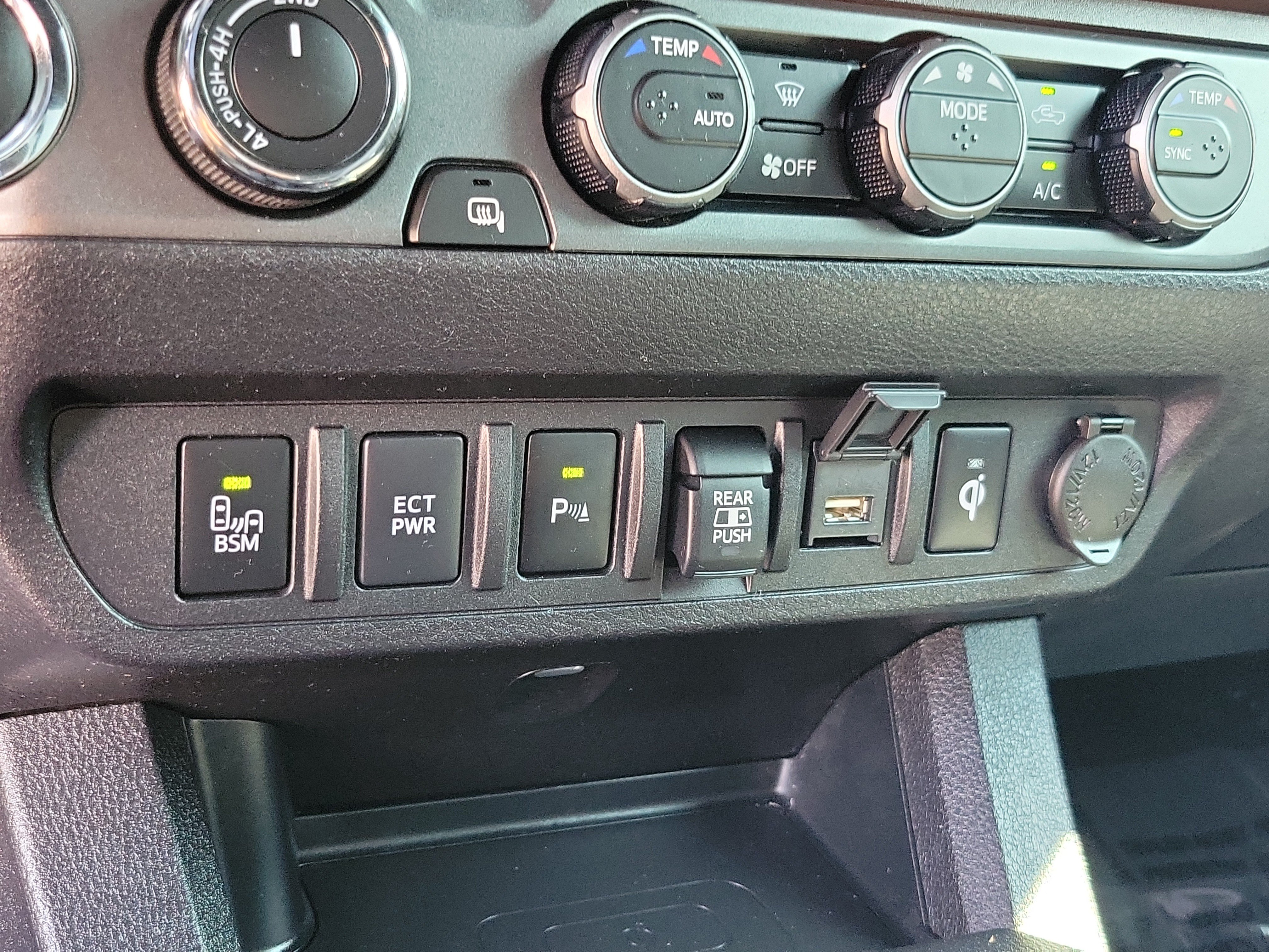 Certified 2023 Toyota Tacoma TRD Off-Road w/ Technology Package AWD/4WD image 29
