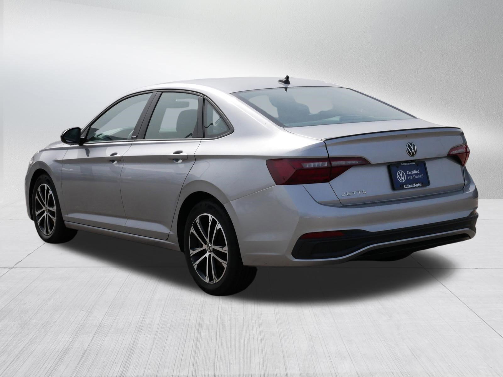 Certified 2023 Volkswagen Jetta Sport image 5
