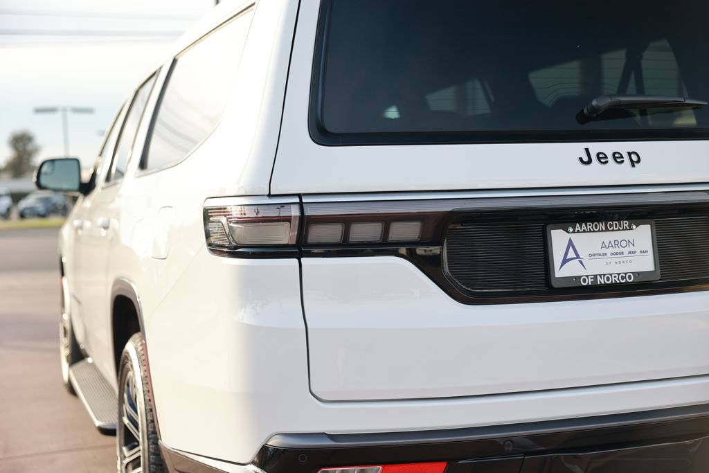 New 2026 Jeep Grand Wagoneer L 2WD image 9