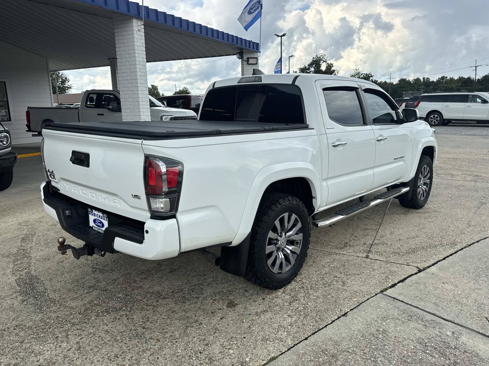 Used 2022 Toyota Tacoma Limited AWD/4WD image 7