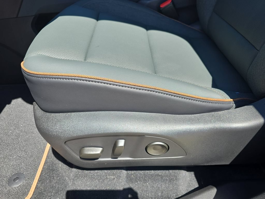New 2026 GMC Acadia AT4 w/ Luxury Package AWD/4WD image 30