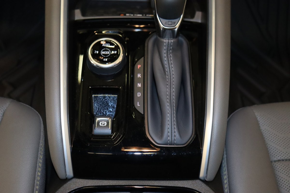 Used 2025 Chevrolet Colorado ZR2 w/ ZR2 Bison Edition image 17