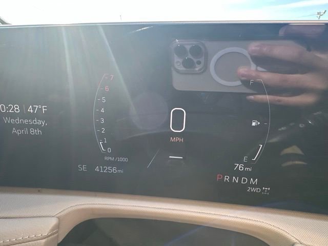 Used 2024 Cadillac XT4 Luxury w/ Cold Weather Package image 14