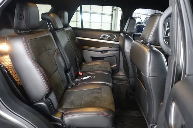 Used 2018 Ford Explorer XLT w/ Equipment Group 202A AWD/4WD image 25