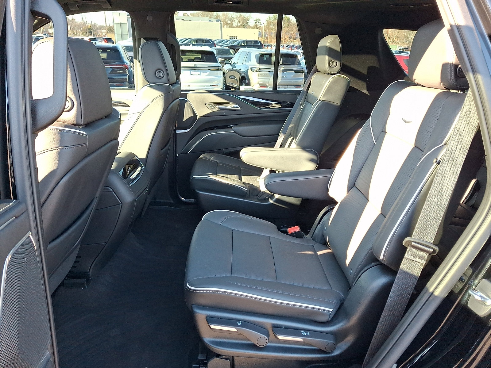 Certified 2023 Cadillac Escalade Sport w/ LPO, ONYX Package image 11