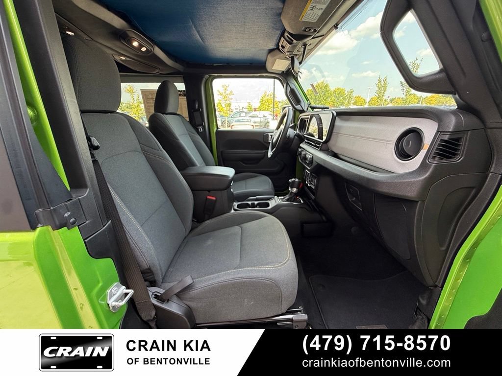 Used 2025 Jeep Wrangler Sport AWD/4WD image 28