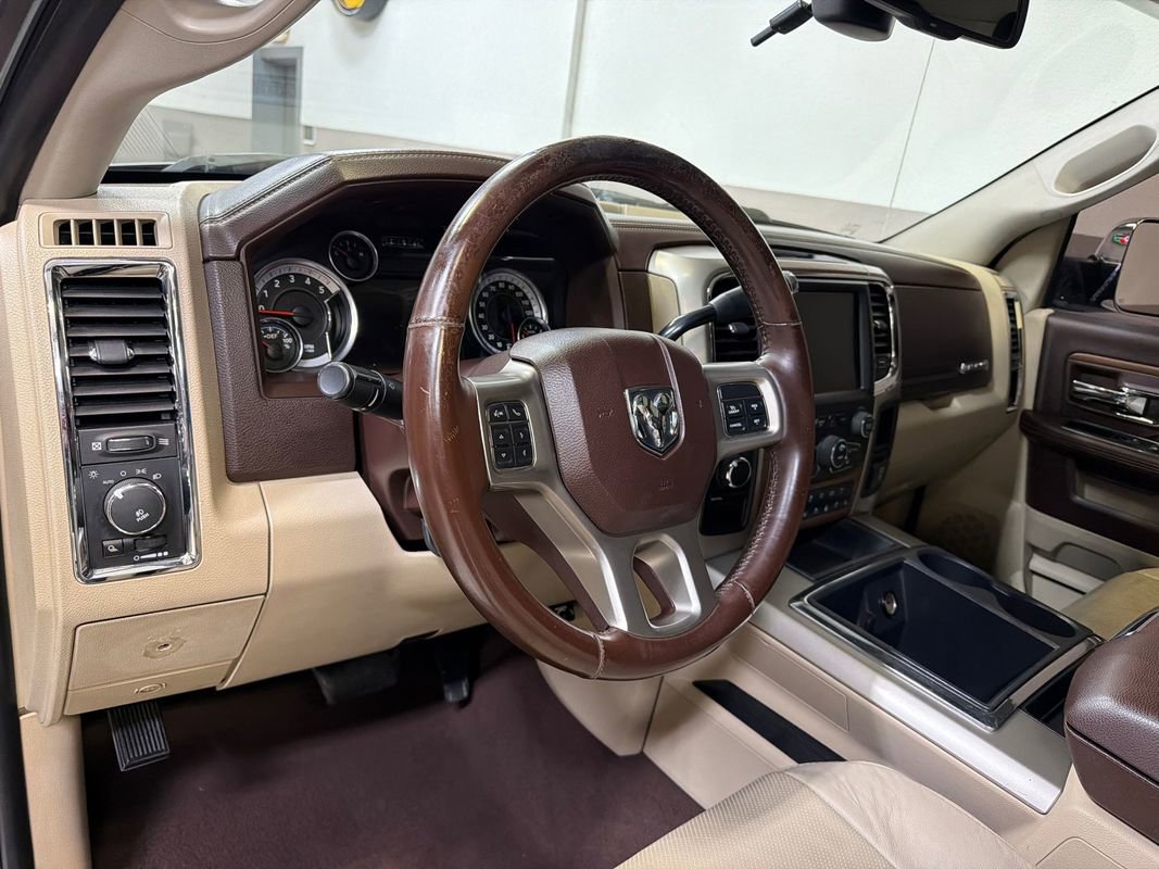 Used 2014 RAM 3500 Laramie w/ Convenience Group AWD/4WD image 13