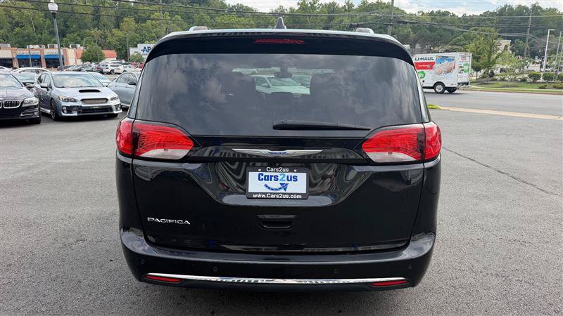 Used 2018 Chrysler Pacifica Touring-L FWD image 5