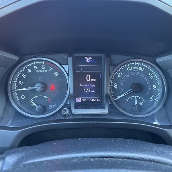 Used 2021 Toyota Tacoma TRD Off-Road image 7