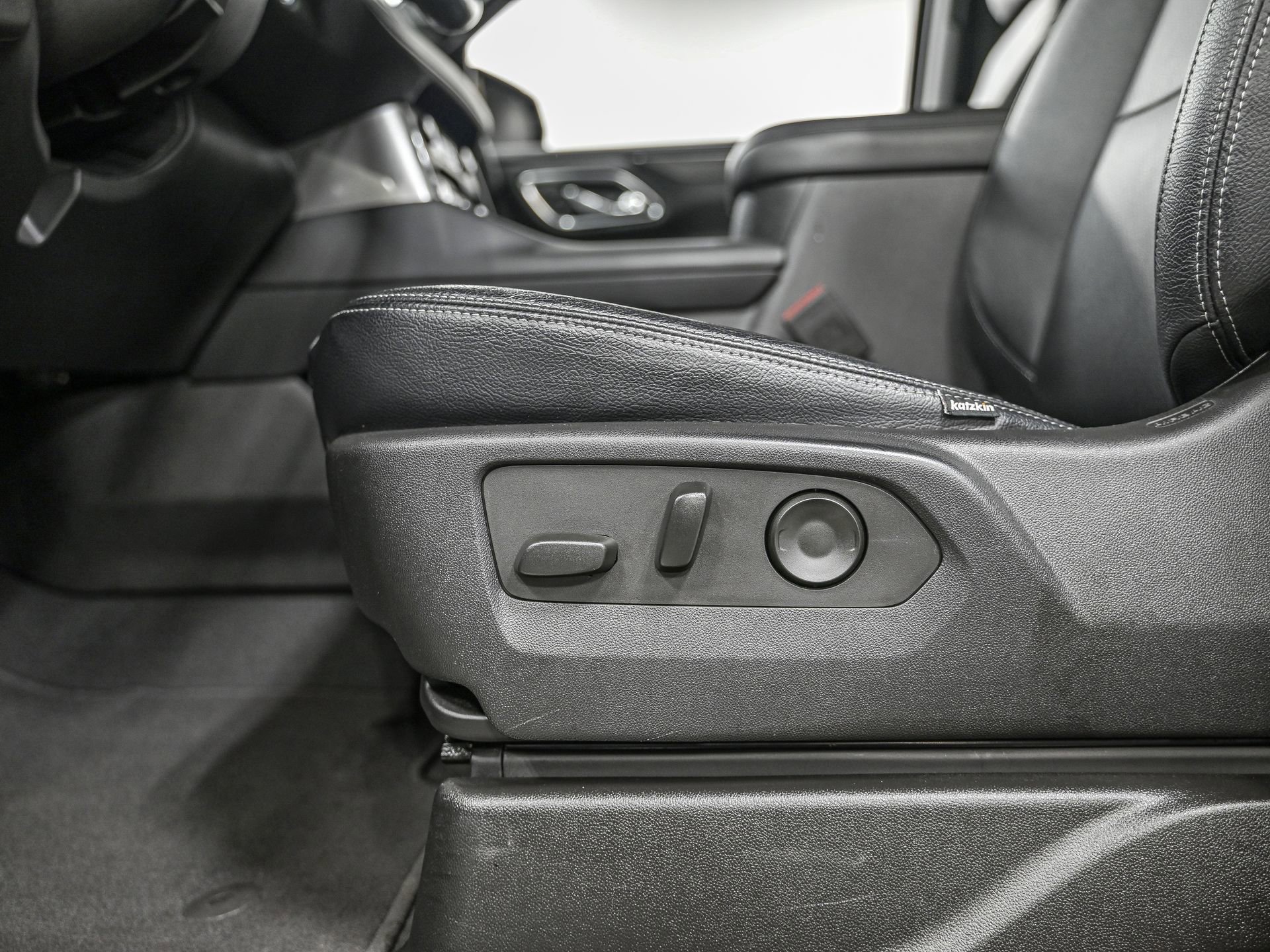 Used 2023 Chevrolet Suburban LS AWD/4WD image 14