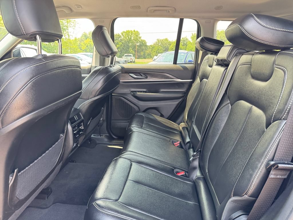 Used 2023 Jeep Grand Cherokee Limited AWD/4WD image 37