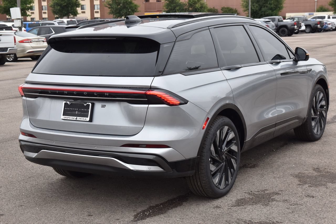 New 2026 Lincoln Nautilus Reserve w/ Jet Appearance Package AWD/4WD image 14