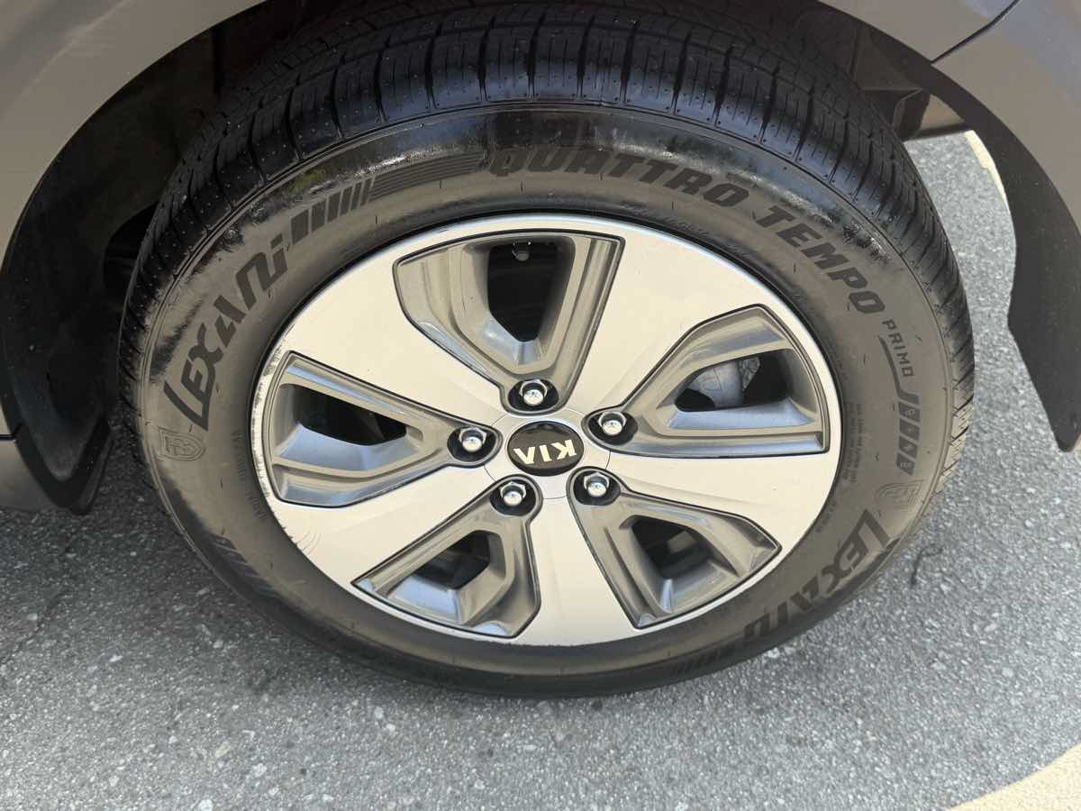 Used 2019 Kia Niro LX FWD image 6