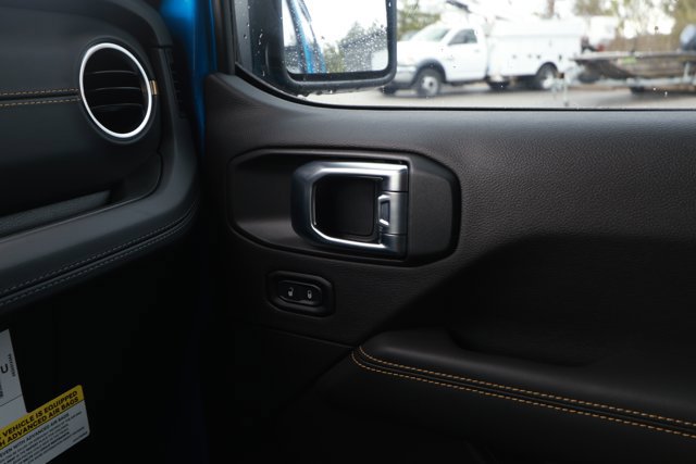 New 2026 Jeep Gladiator Sahara image 25