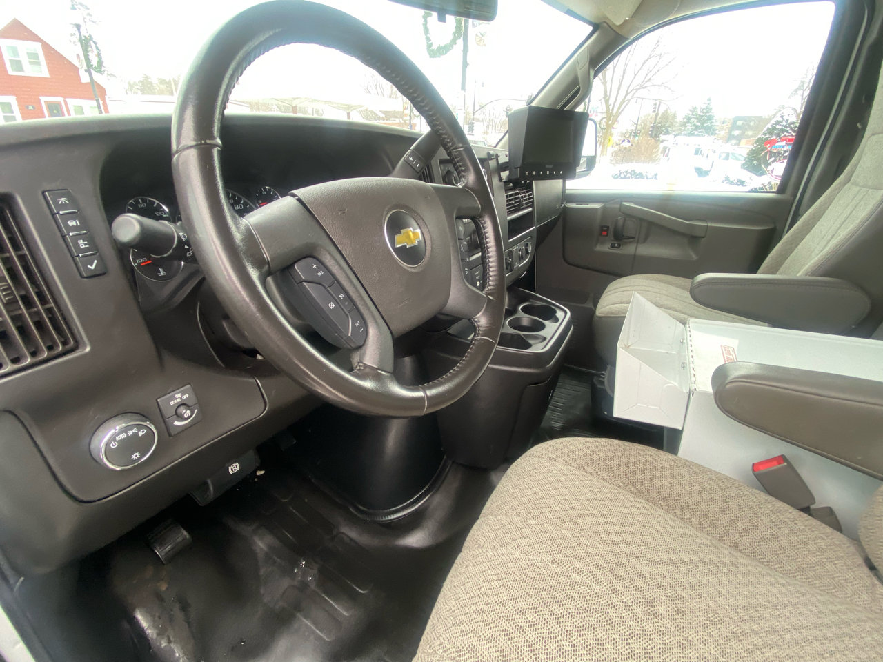 Used 2021 Chevrolet Express 3500 w/ Power Convenience Package image 14