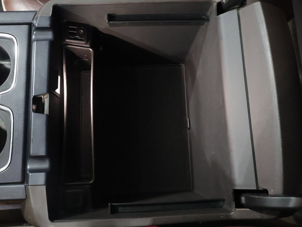 Used 2014 Chevrolet Silverado 1500 High Country image 32