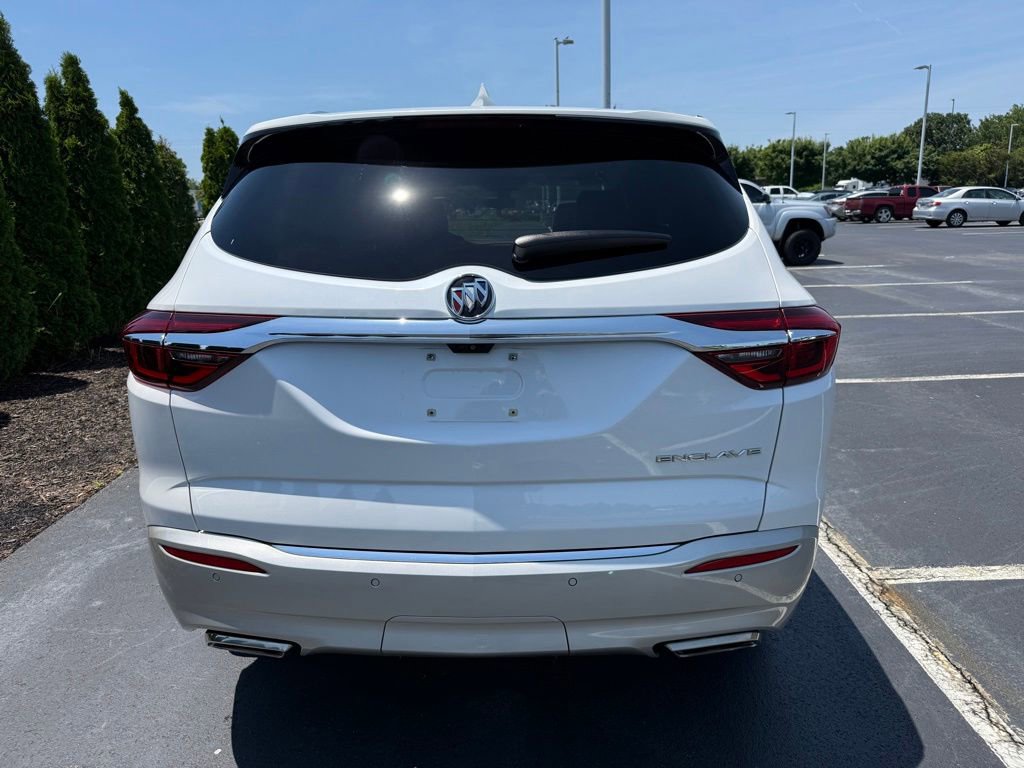 Used 2019 Buick Enclave Avenir w/ Avenir Technology Package FWD image 3