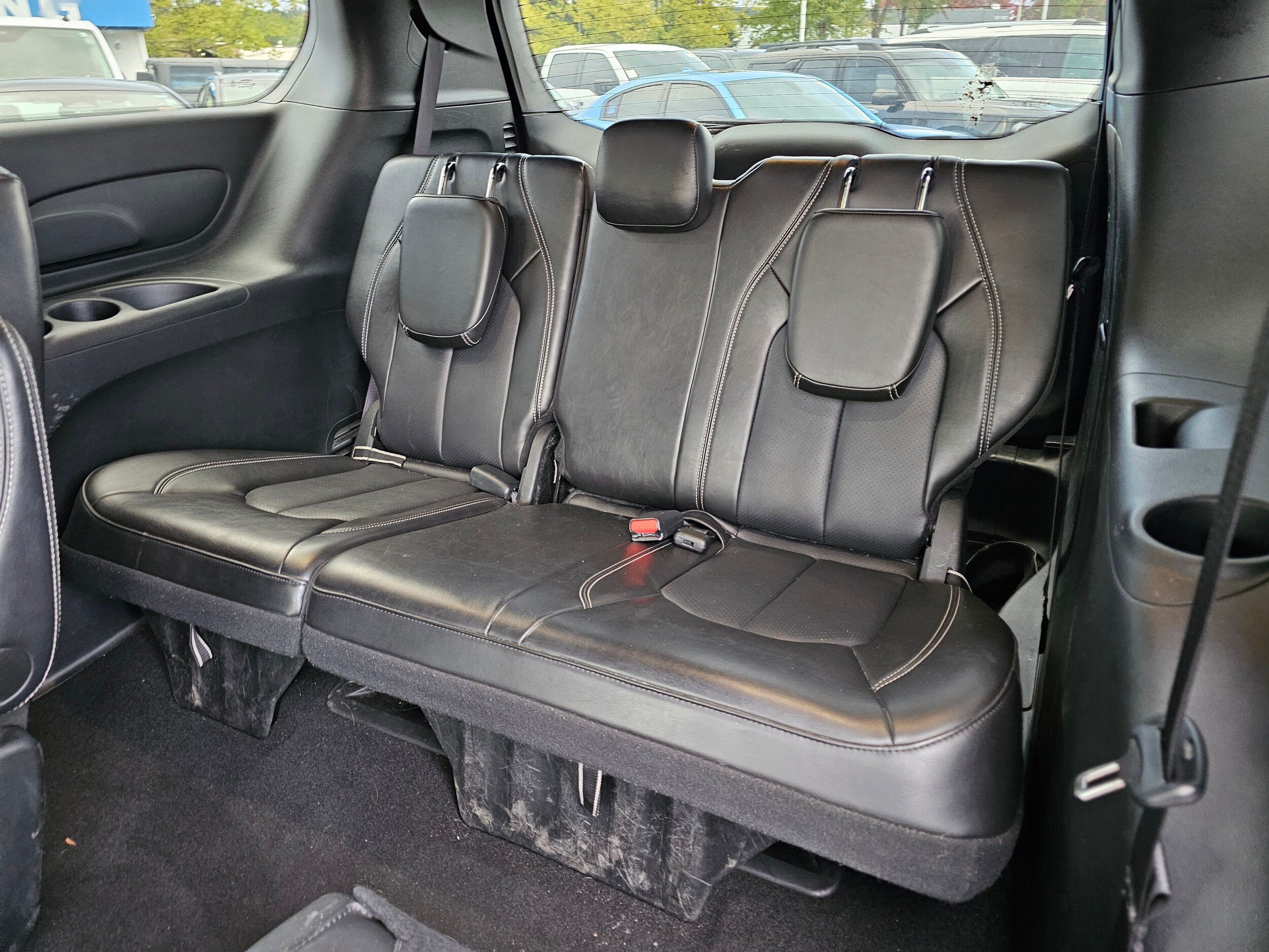 Used 2025 Chrysler Pacifica Select FWD image 17