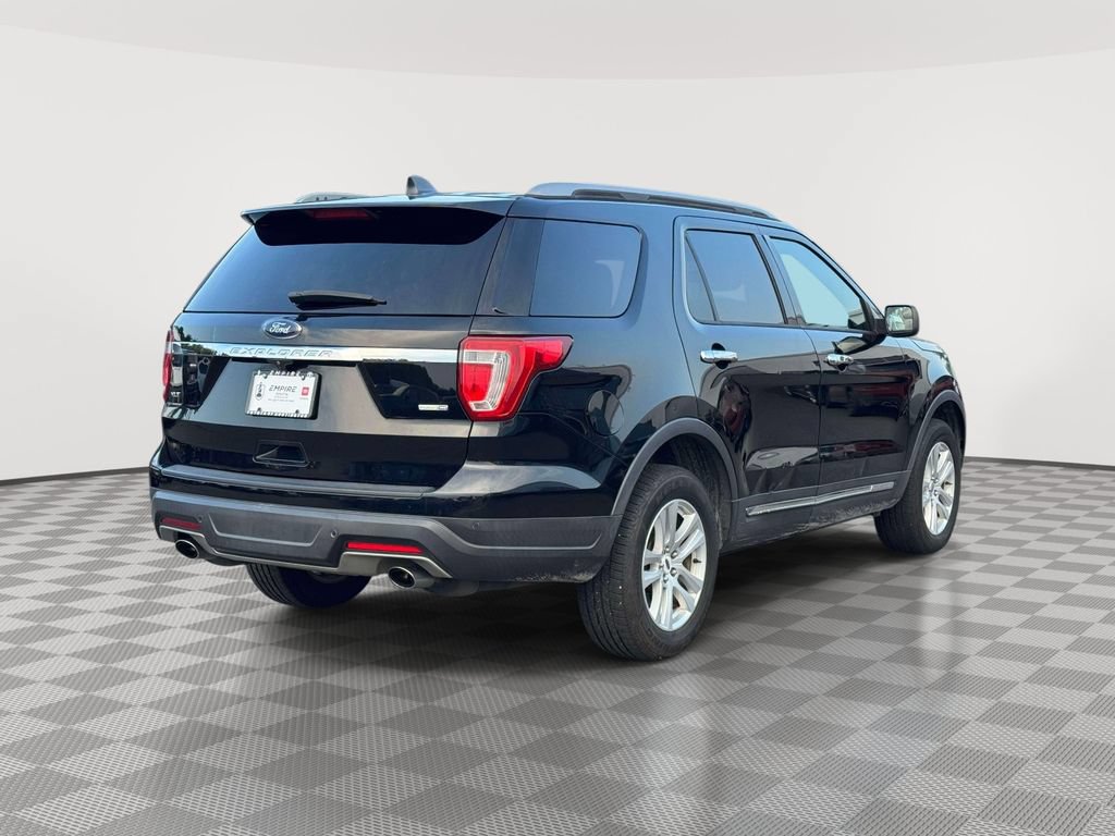 Used 2018 Ford Explorer XLT AWD/4WD image 7