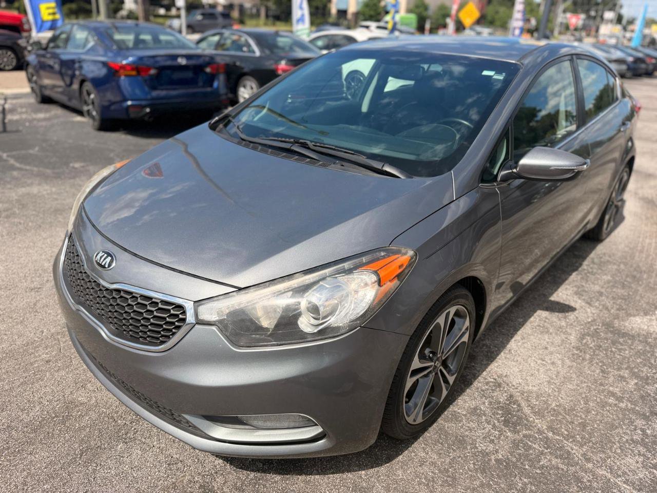 Used 2016 Kia Forte EX w/ EX Premium Package FWD image 2