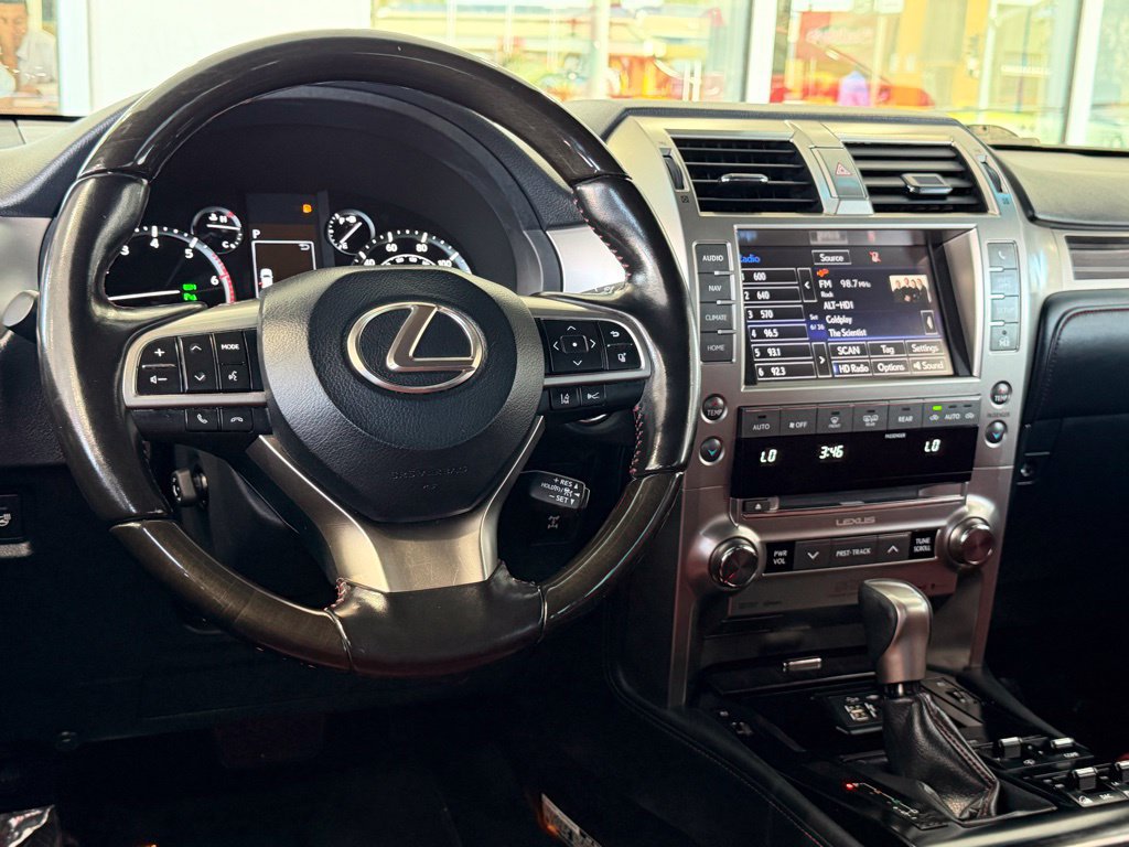 Used 2021 Lexus GX 460 Luxury w/ Sport Design Package AWD/4WD image 32