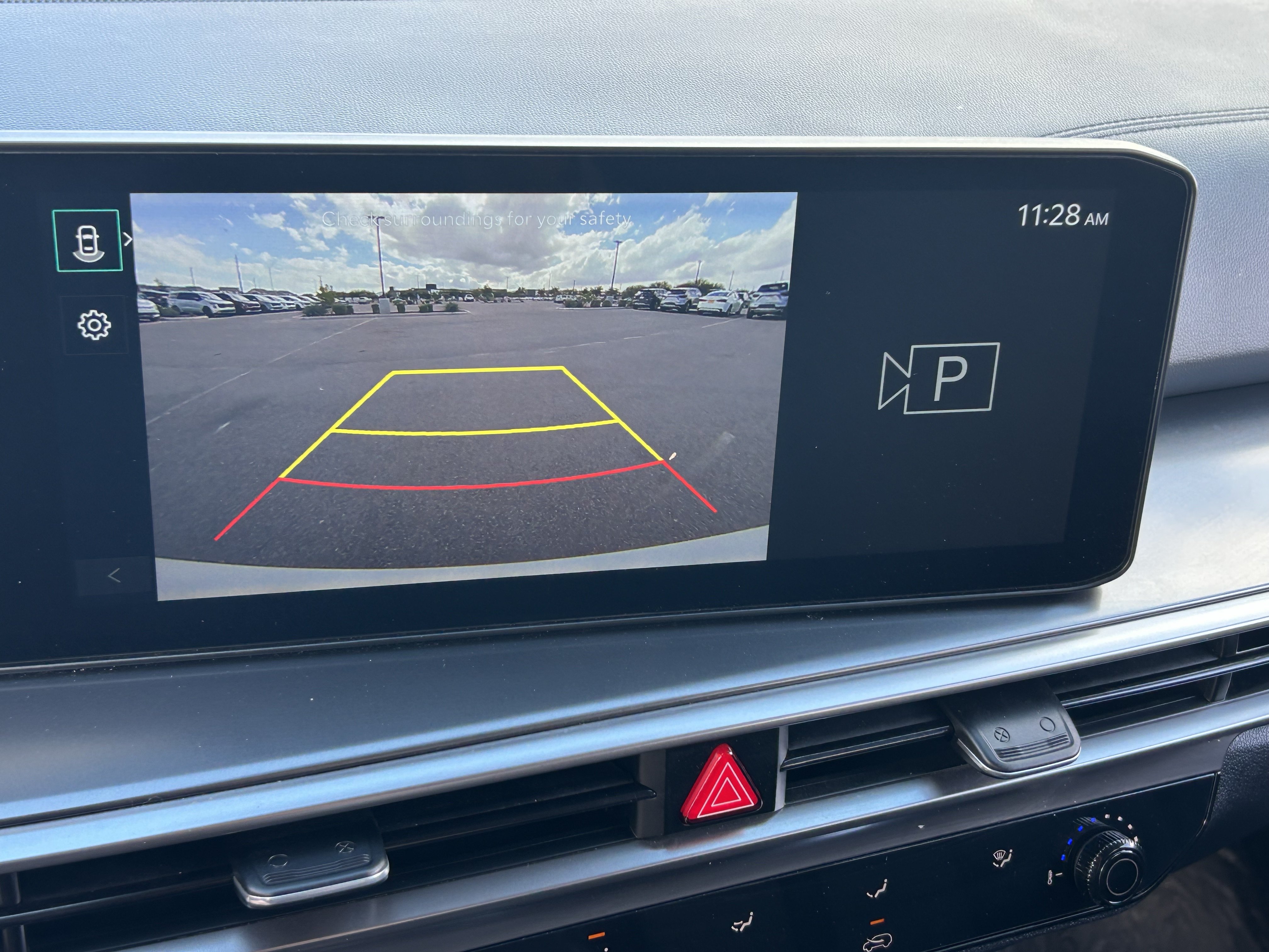 Certified 2025 Kia Sorento LX FWD image 32