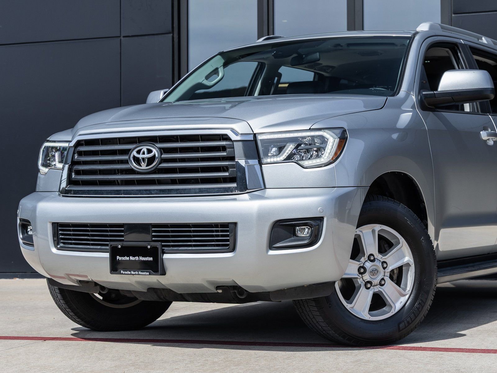 Used 2020 Toyota Sequoia SR5 image 3