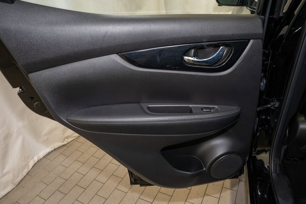 Used 2022 Nissan Rogue Sport SL image 8