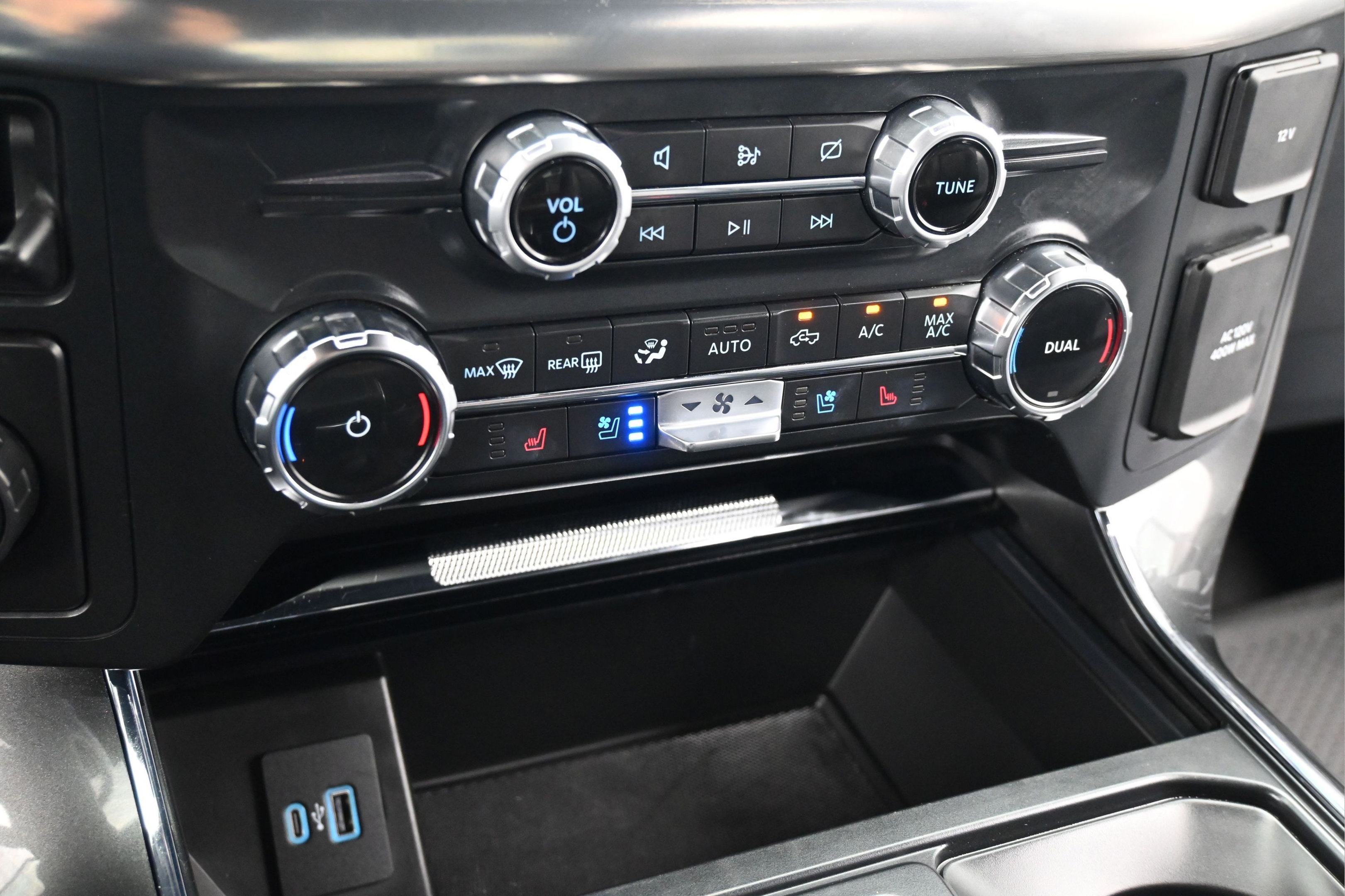 Used 2022 Ford F150 Lariat RWD image 19