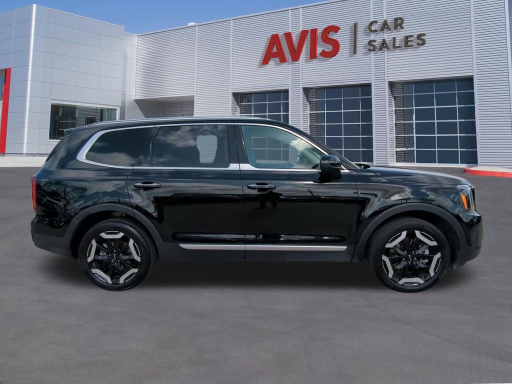 Used 2025 Kia Telluride S image 5