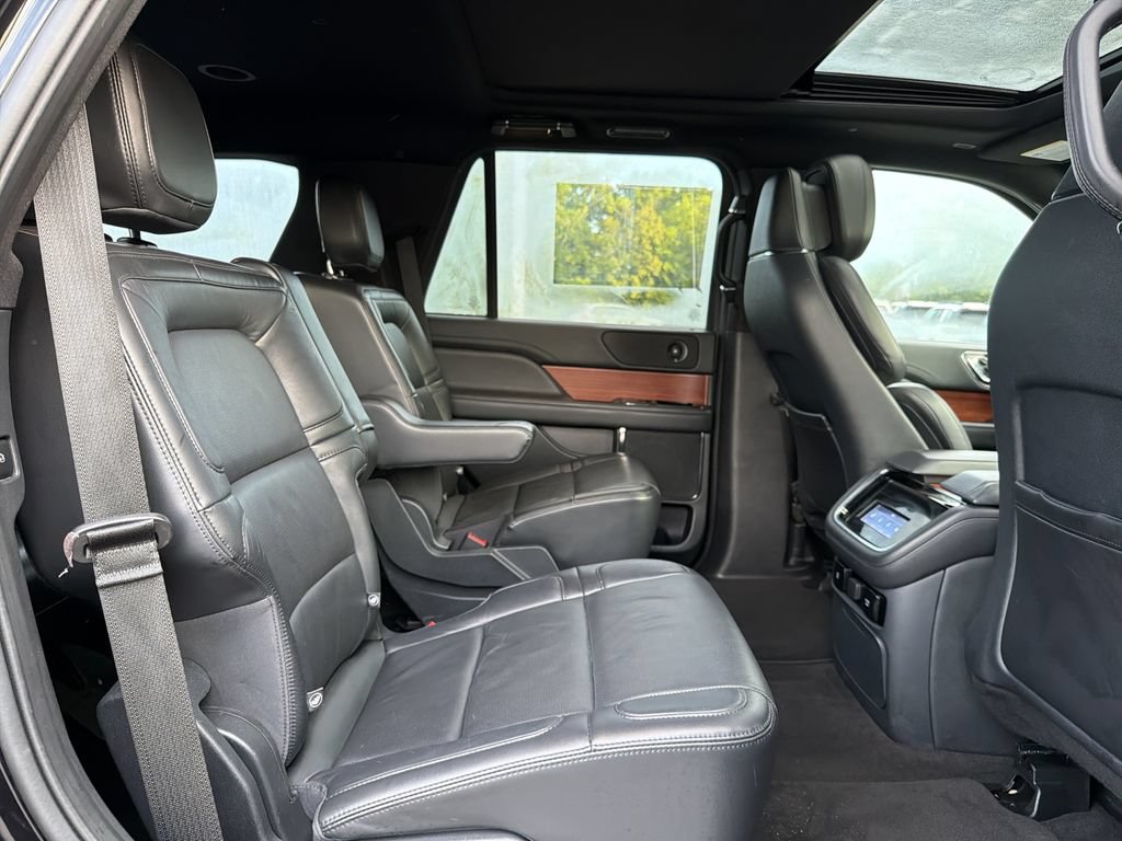 Used 2024 Lincoln Navigator Reserve AWD/4WD image 15
