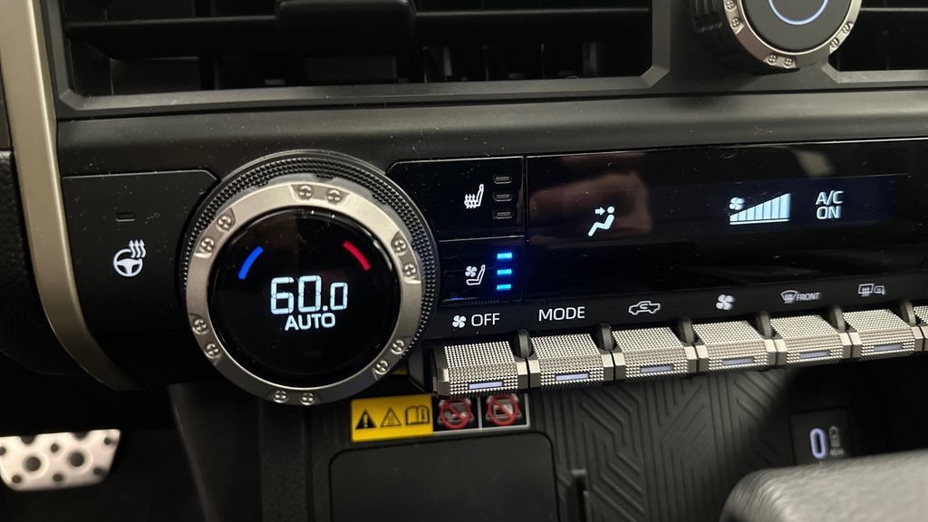 Used 2024 Toyota Tacoma TRD Sport w/ TRD Sport Premium Package AWD/4WD image 29