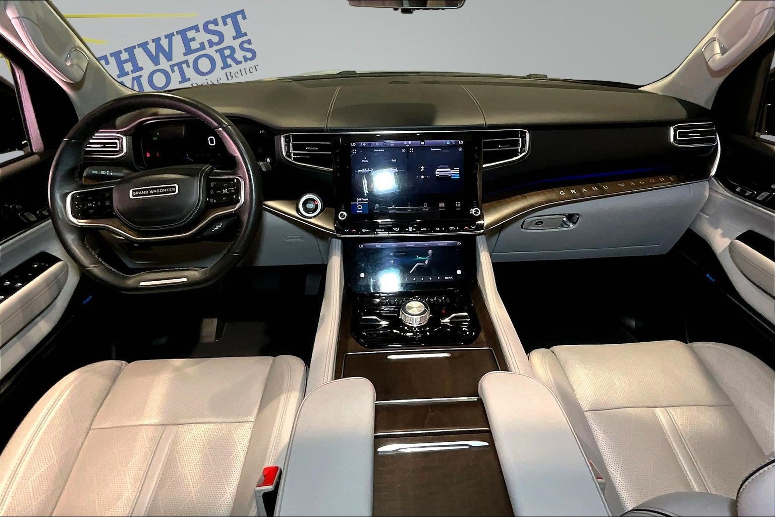 Used 2023 Jeep Grand Wagoneer Series II AWD/4WD image 8