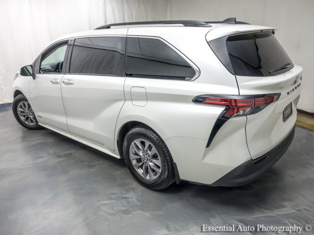 Used 2021 Toyota Sienna XLE w/ XLE Plus Package AWD/4WD image 3