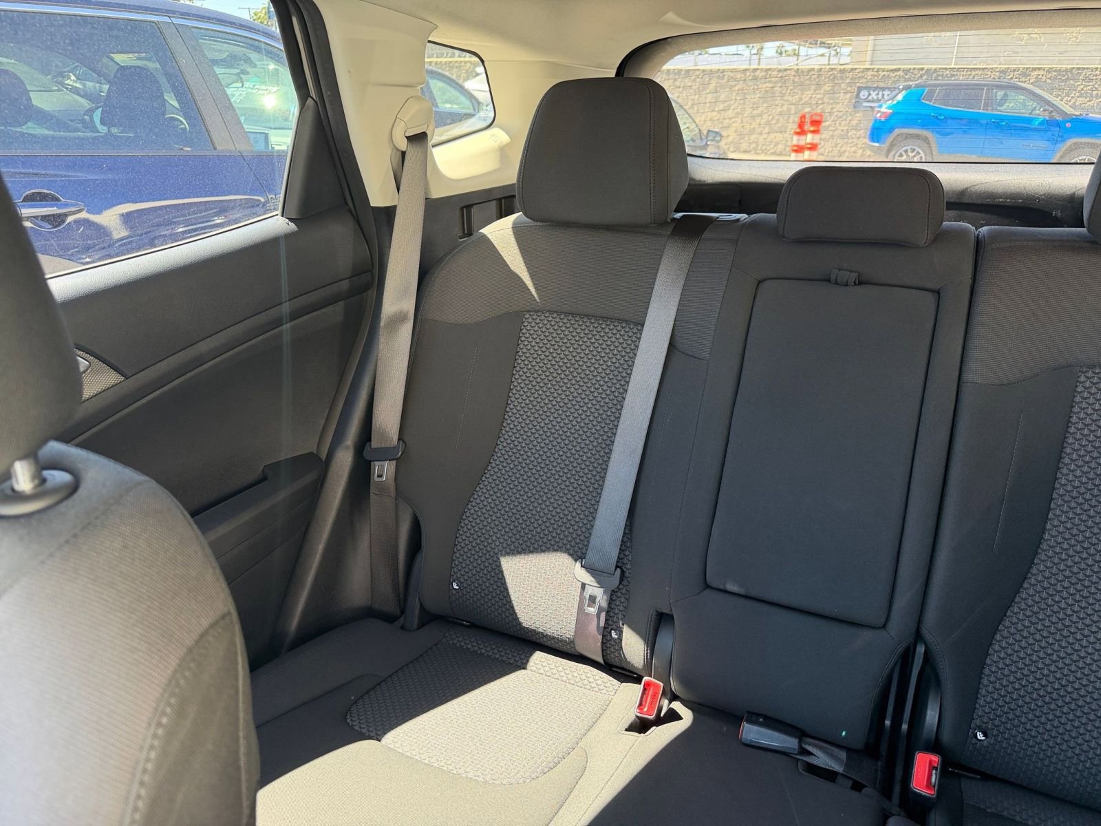 Used 2025 Kia Sportage LX image 38