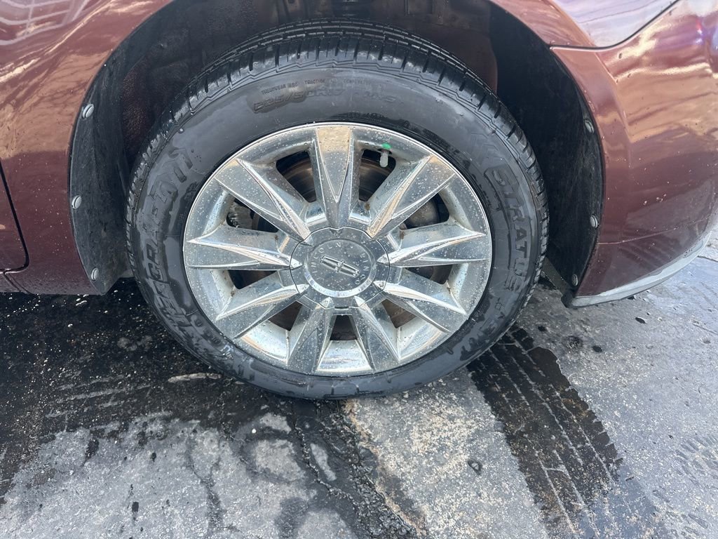 Used 2012 Lincoln MKZ image 40