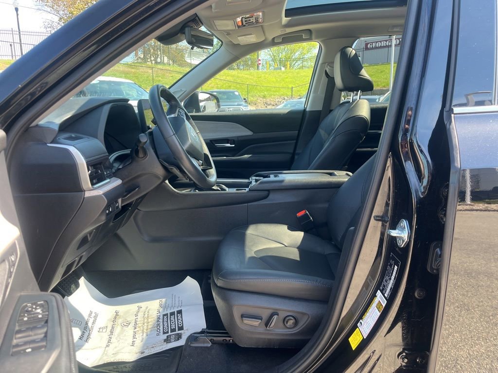 Used 2024 Toyota Grand Highlander AWD image 8