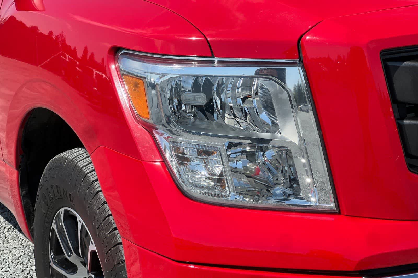 Used 2022 Nissan Titan SV AWD/4WD image 31