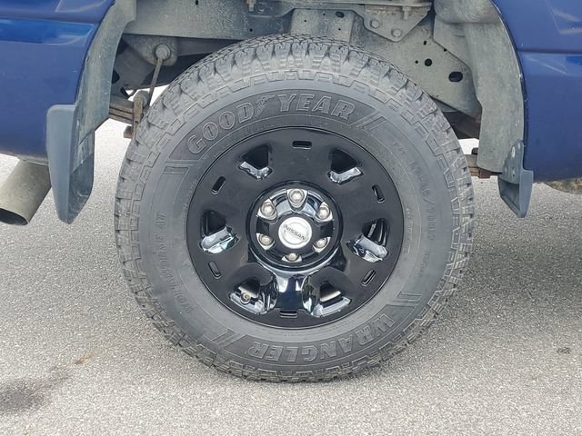 Used 2017 Nissan Titan SV AWD/4WD image 5