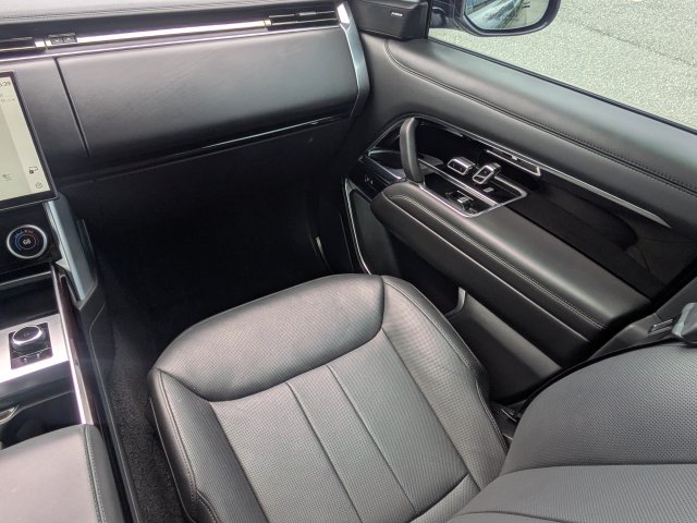 Used 2023 Land Rover Range Rover SE AWD/4WD image 17