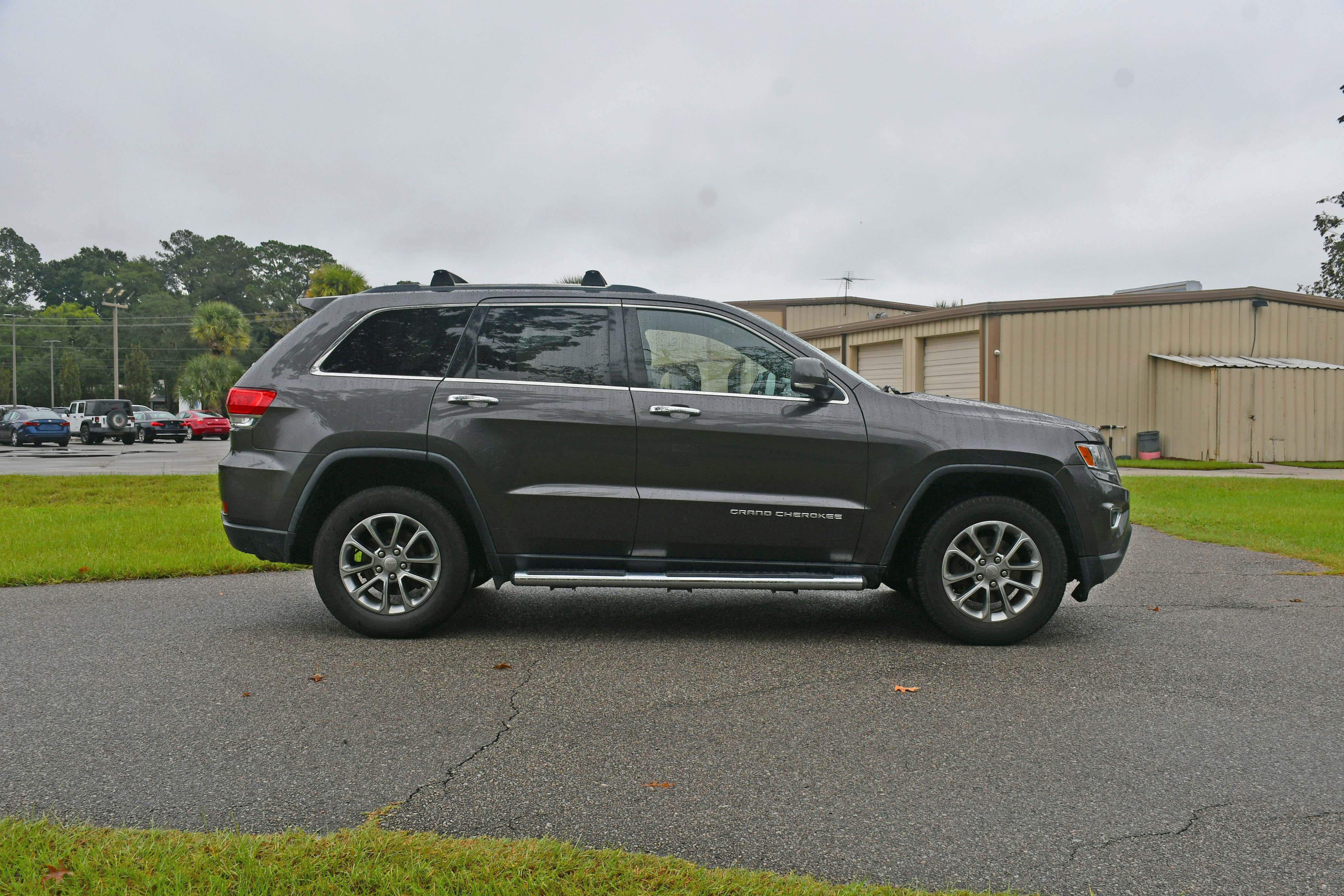 Used 2014 Jeep Grand Cherokee Limited AWD/4WD image 5