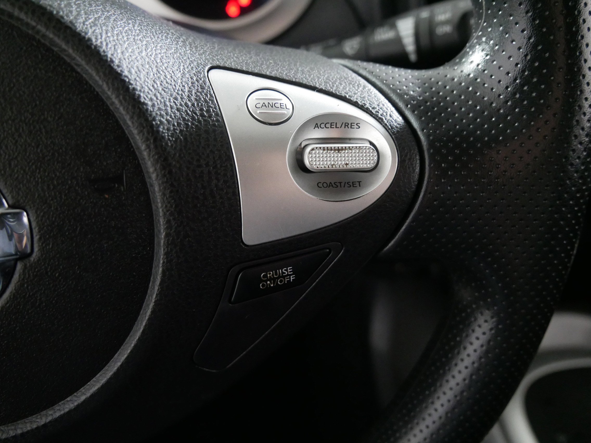 Used 2015 Nissan Juke S image 28