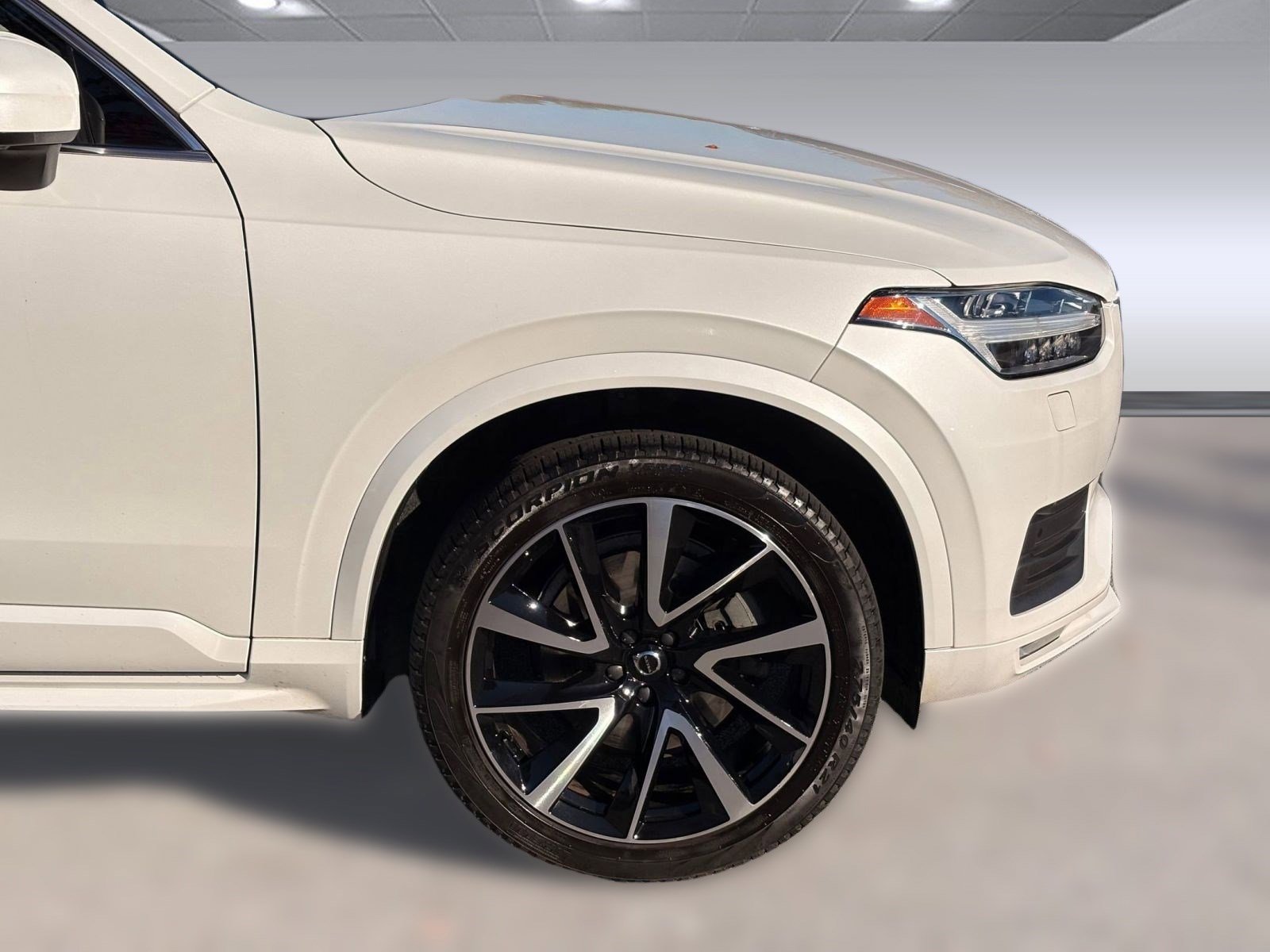 Certified 2022 Volvo XC90 T6 Momentum w/ Advanced Package image 12