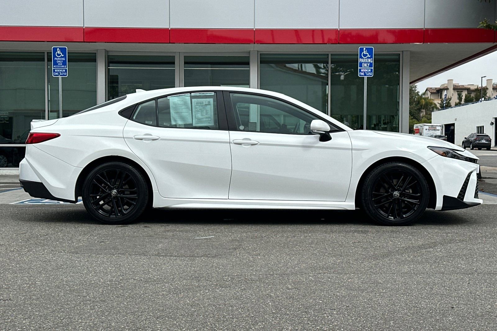 Certified 2025 Toyota Camry SE FWD image 3