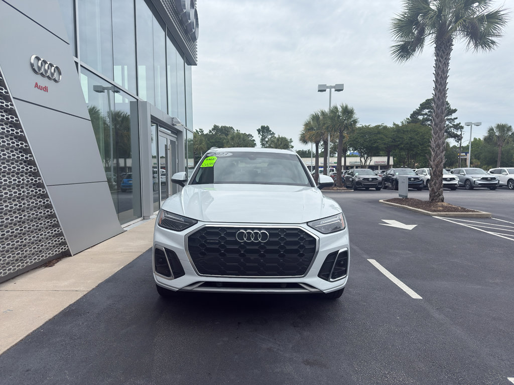 Used 2023 Audi Q5 2.0T Premium w/ Convenience Package AWD/4WD image 2