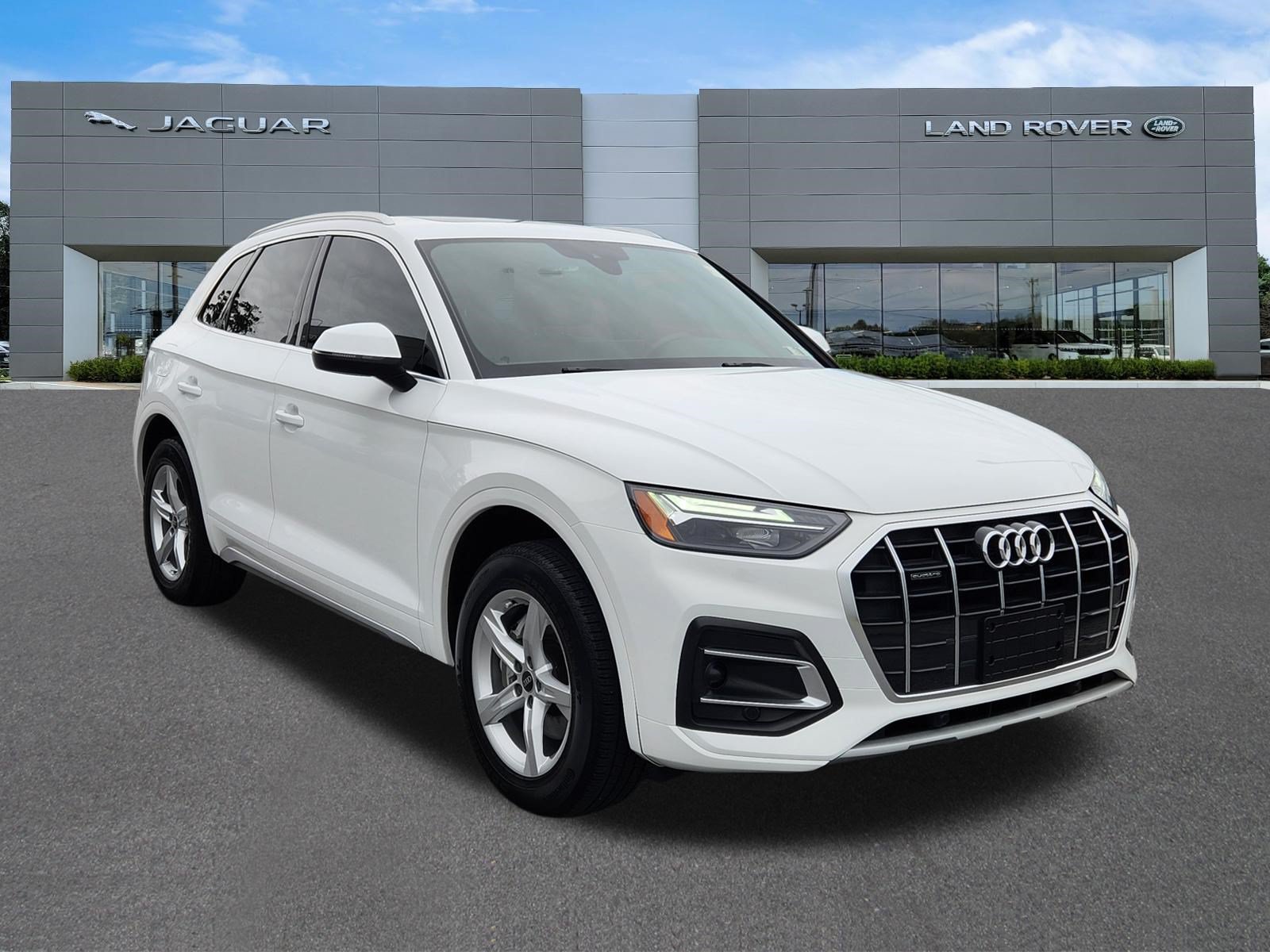 Used 2023 Audi Q5 2.0T Premium w/ Convenience Package AWD/4WD image 2
