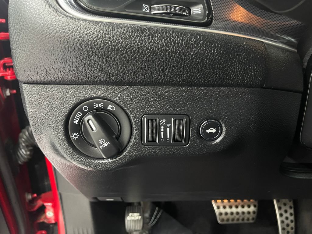 Used 2016 Dodge Challenger R/T Scat Pack w/ Leather Interior Group image 20